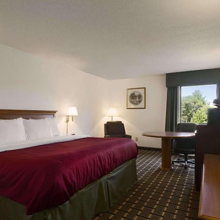 Baymont By Wyndham Crossville Extérieur photo