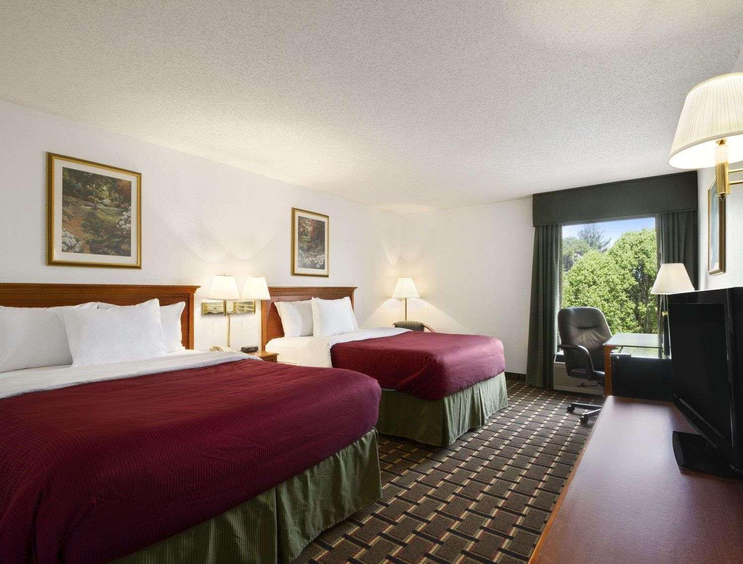 Baymont By Wyndham Crossville Extérieur photo