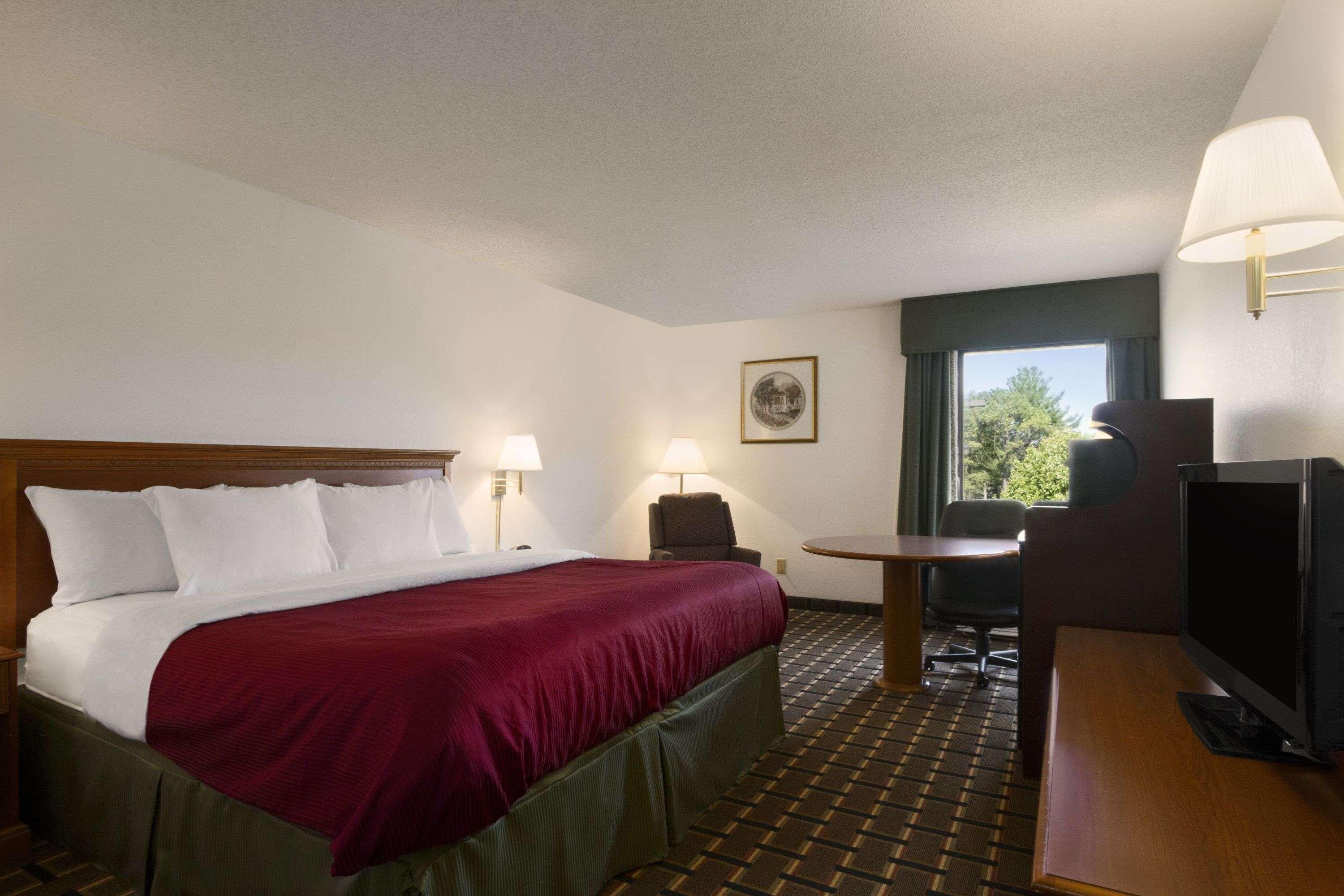 Baymont By Wyndham Crossville Extérieur photo