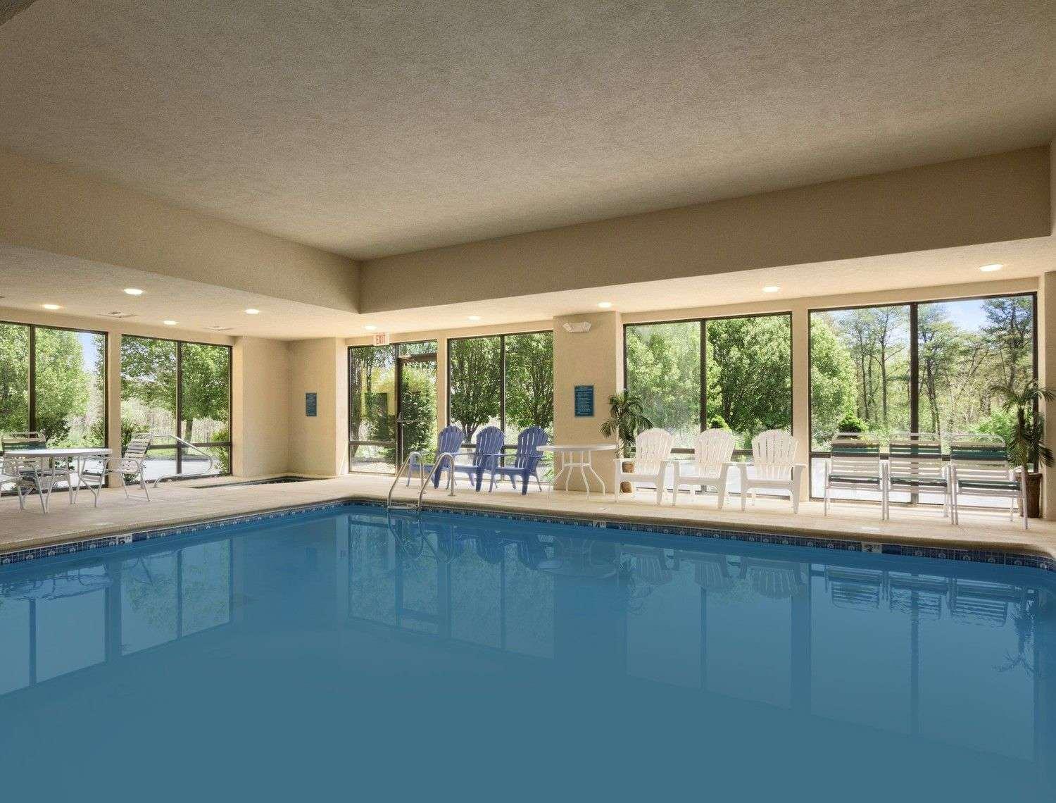 Baymont By Wyndham Crossville Extérieur photo