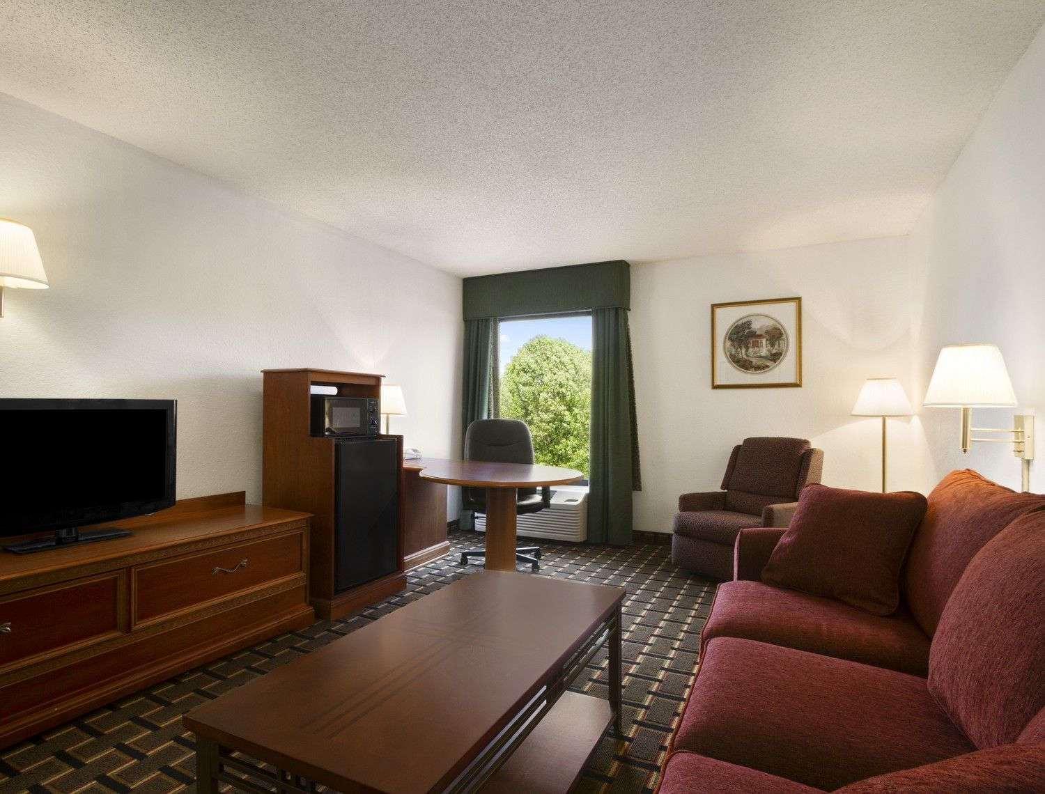 Baymont By Wyndham Crossville Extérieur photo
